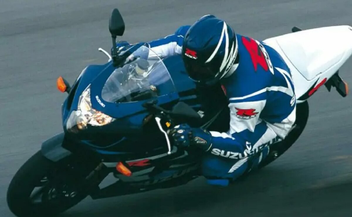 Suzuki GSX R 600 la moto para ingresar a la era radical