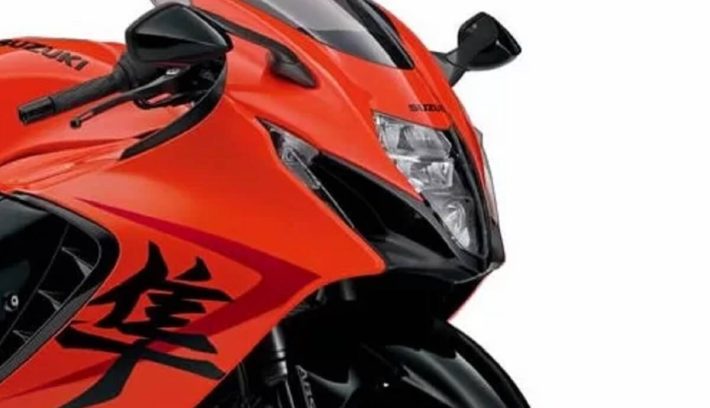 Suzuki Hayabusa 1300 vs Star Varg, disputa de motos