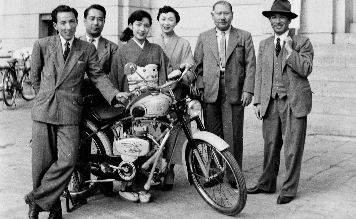 Suzuki y su primera moto