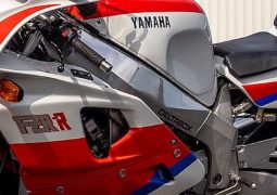 Yamaha FZR750R OW0, de competir contra una moto de Honda a convertirse en histórica