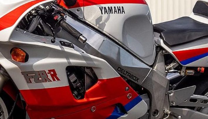 Yamaha FZR750R OW0, de competir contra una moto de Honda a convertirse en histórica