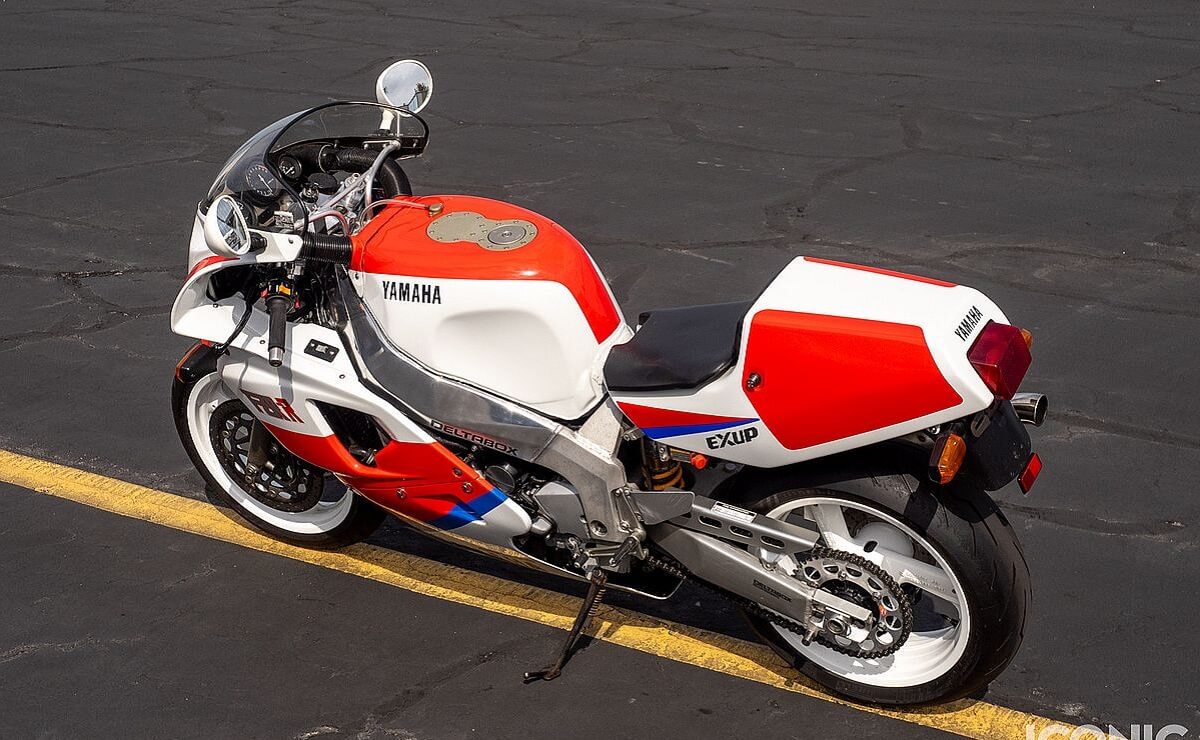 Yamaha FZR750R OW0 asi era