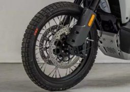 CFMoto tiene lista su segunda trail con llanta delantera de 21 pulgadas: ahora con 90 CV
