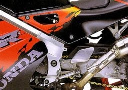 En detalle, la Honda VFR400R y su historia
