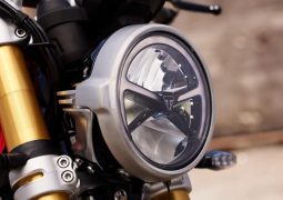Triumph renovó su modelo más exitoso y sumó una nueva versión
