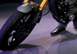 Truimph lanza una versión más barata de su moto roadster más accesible