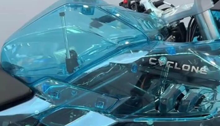 Cyclone RC 410R Akuarium, la moto transparente