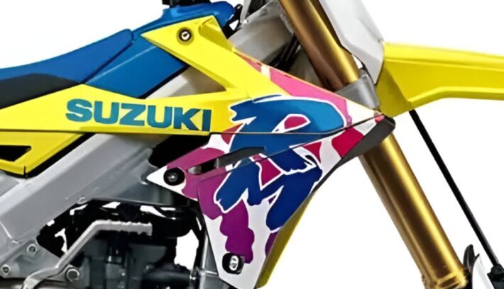 Suzuki presenta su línea vintage de motocross: a estos históricos modelos alude
