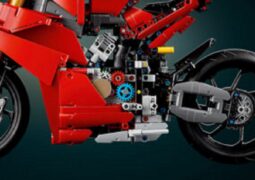 Una réplica Ducati Panigale V4 S sorprende al público
