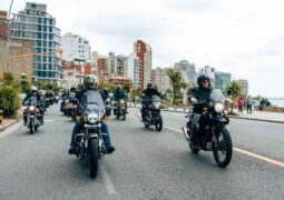 Royal Enfield Surfeando la Ruta