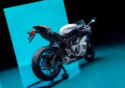 moto deportiva de CFMoto