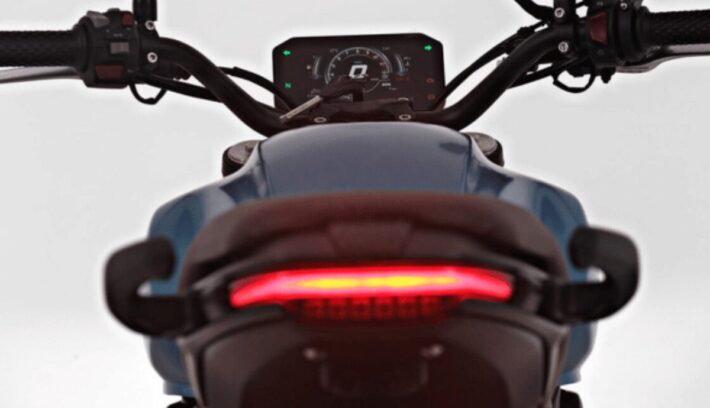 Moto naked Voge 525 AC