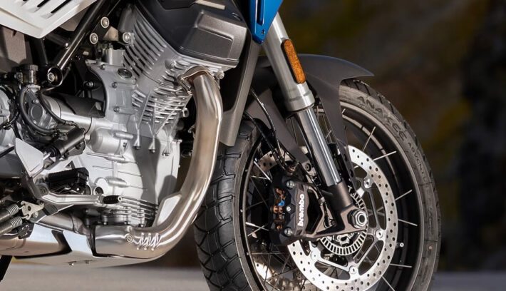 Stelvio Duecento Tributo, la trail de Moto Guzzi