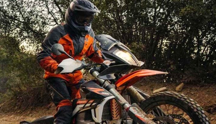 Fox lanzó su nueva línea para motos trail y adventure