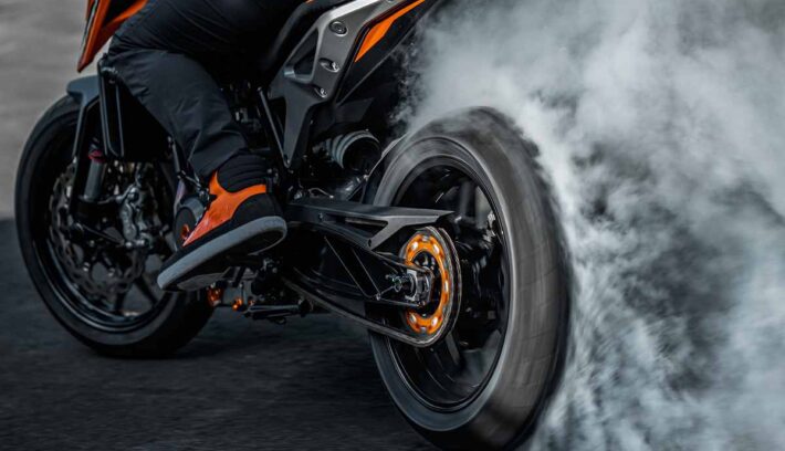 KTM 790 Duke 2025.