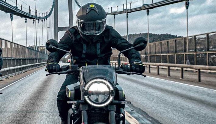 Husqvarna Mobility Argentina presentó la nueva Vitpilen 401, una moto naked que responde a la gran demanda del segmento urbano de media cilindrada.