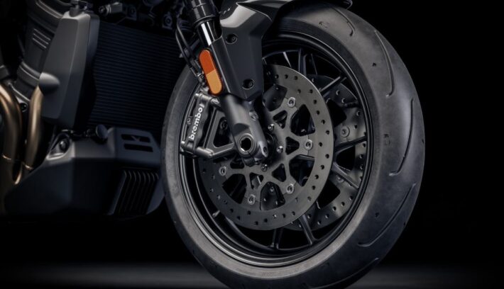 La nueva moto trail de Harley-Davidson es más deportiva y tecnológica