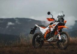 KTM 390 Adventure R: cómo es la moto trail liviana del momento