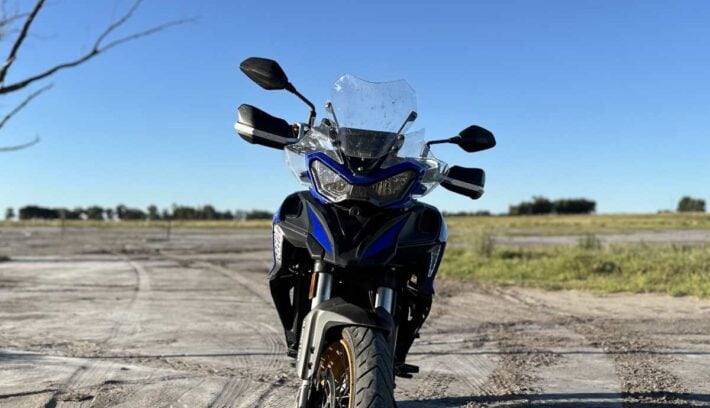 Prueba QJMotor SRT 800SX: una moto trail que sorprende por su relación precio/calidad