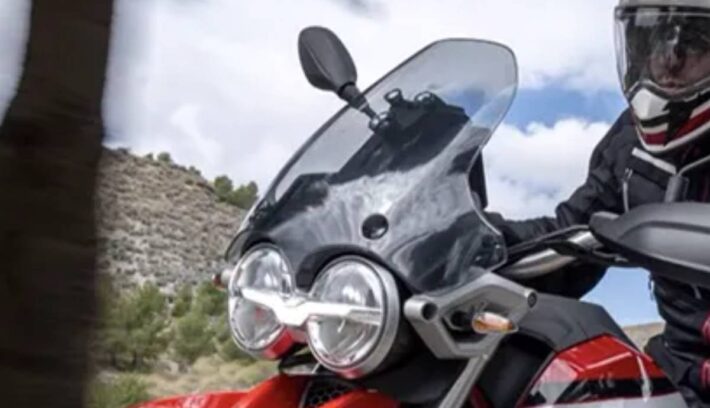 Moto Trail Moto Guzzi V85TT Rosso Fuji