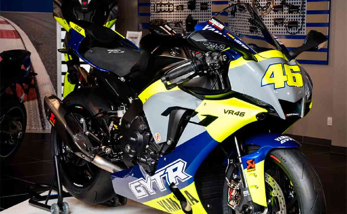 Yamaha-R1-tributo-a-Valentino-Rossi 