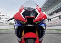 Honda RC-V3R vs Yamaha R9
