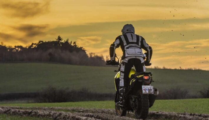 Suzuki V-Strom 800 moto trail