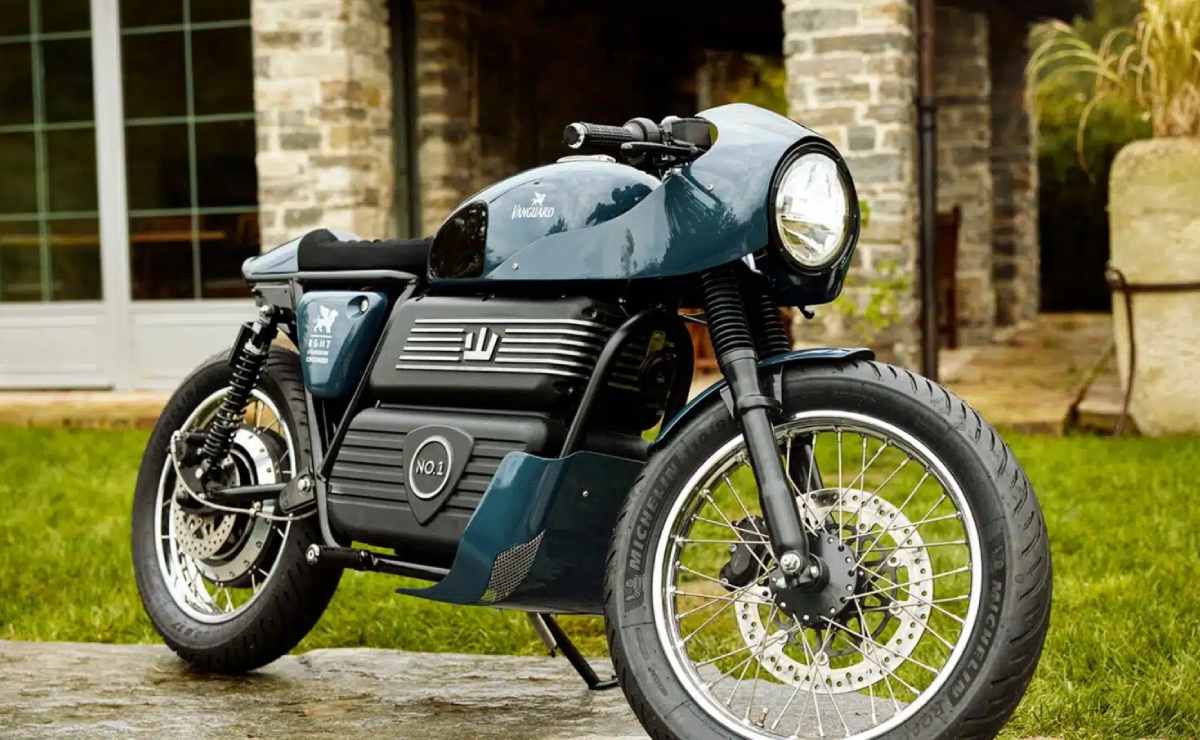 moto cafe racer RGNT