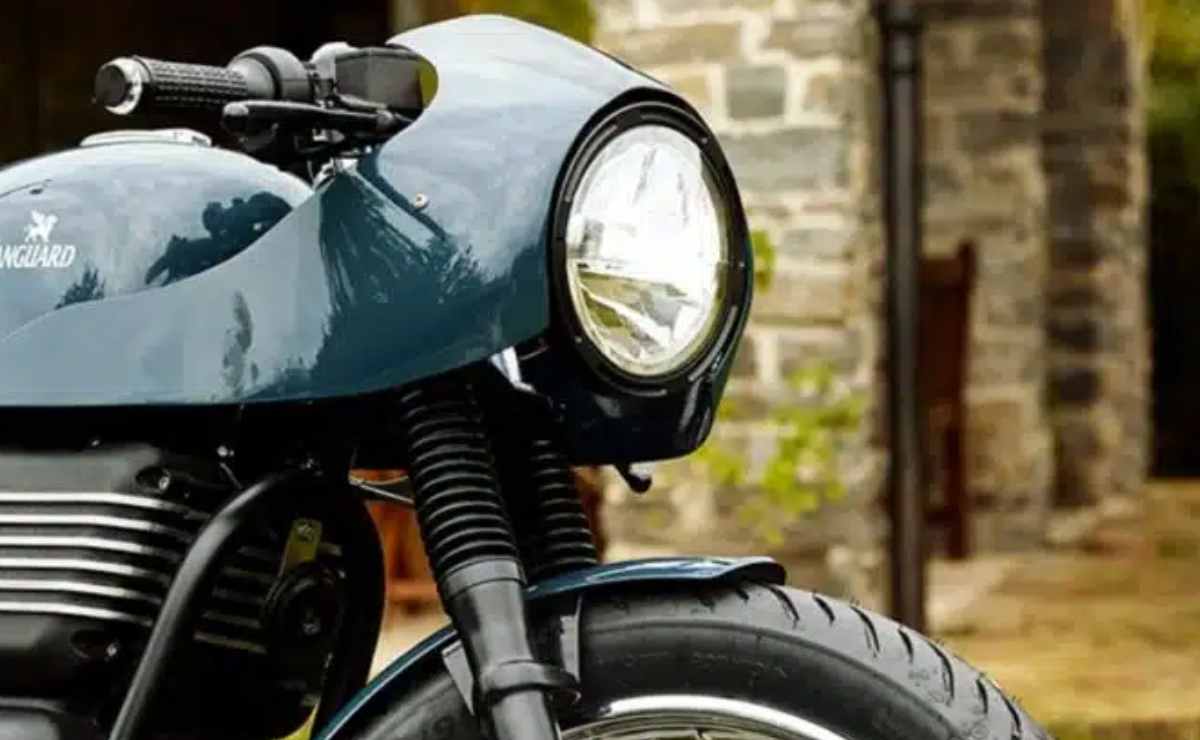 moto cafe racer RGNT