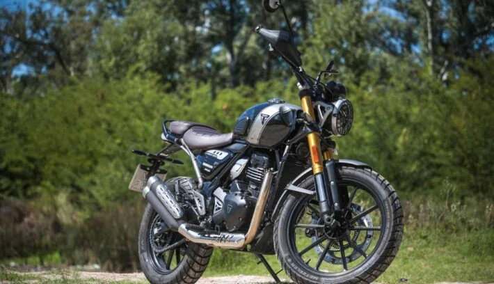 Triumph Scrambler 400 X y sus diferencias con la Speed 400
