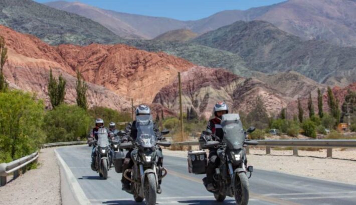 Bajaj continúa recorriendo el país junto a sus usuarios