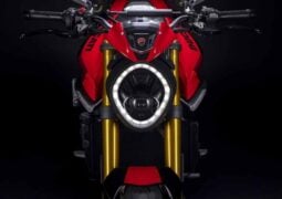 Moto naked Ducati Monster