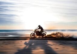 BMW R 12 G/S: equipamiento de moto trail, espíritu Dakariano