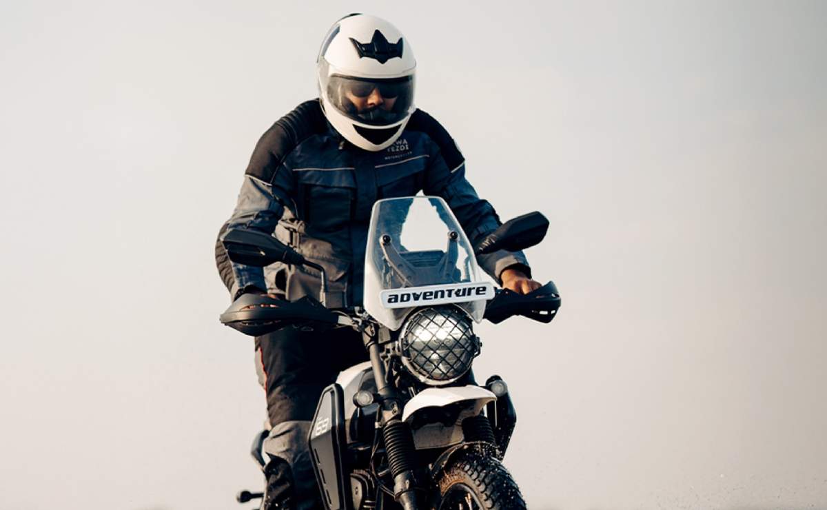 ¿Como es la Yezdi Adventure, la rival india de la Royal Enfield Himalaya? 