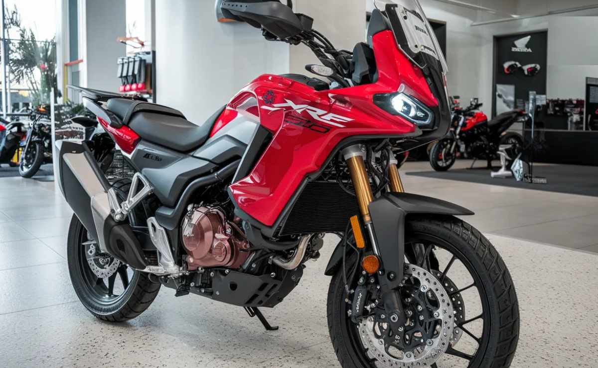 Honda XRE 300 Crimson 2026