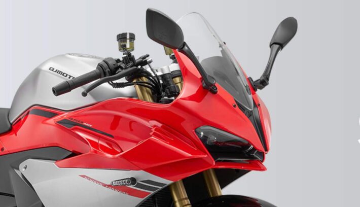 QJmotor SRK 500 ra vs Kawasaki ninja 500