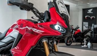 Honda XRE 300 Crimson 2026