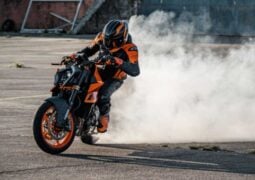 Lanzamiento KTM 990 Duke