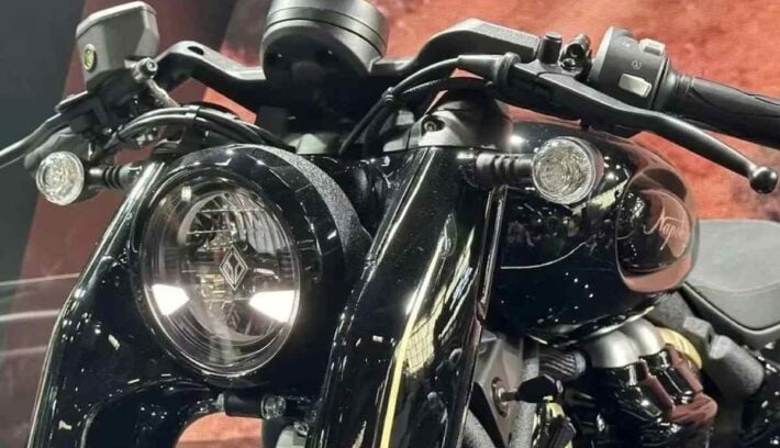 Moto naked Benda