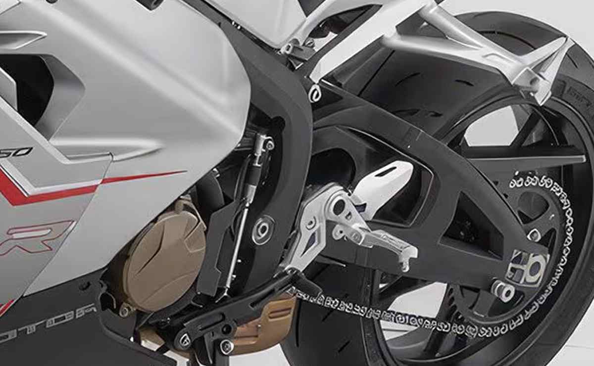 Moto QJMotor 650 R