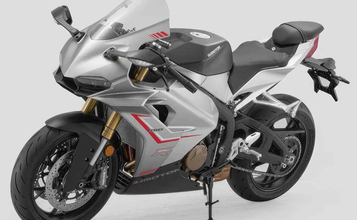 Moto QJMotor 650 R