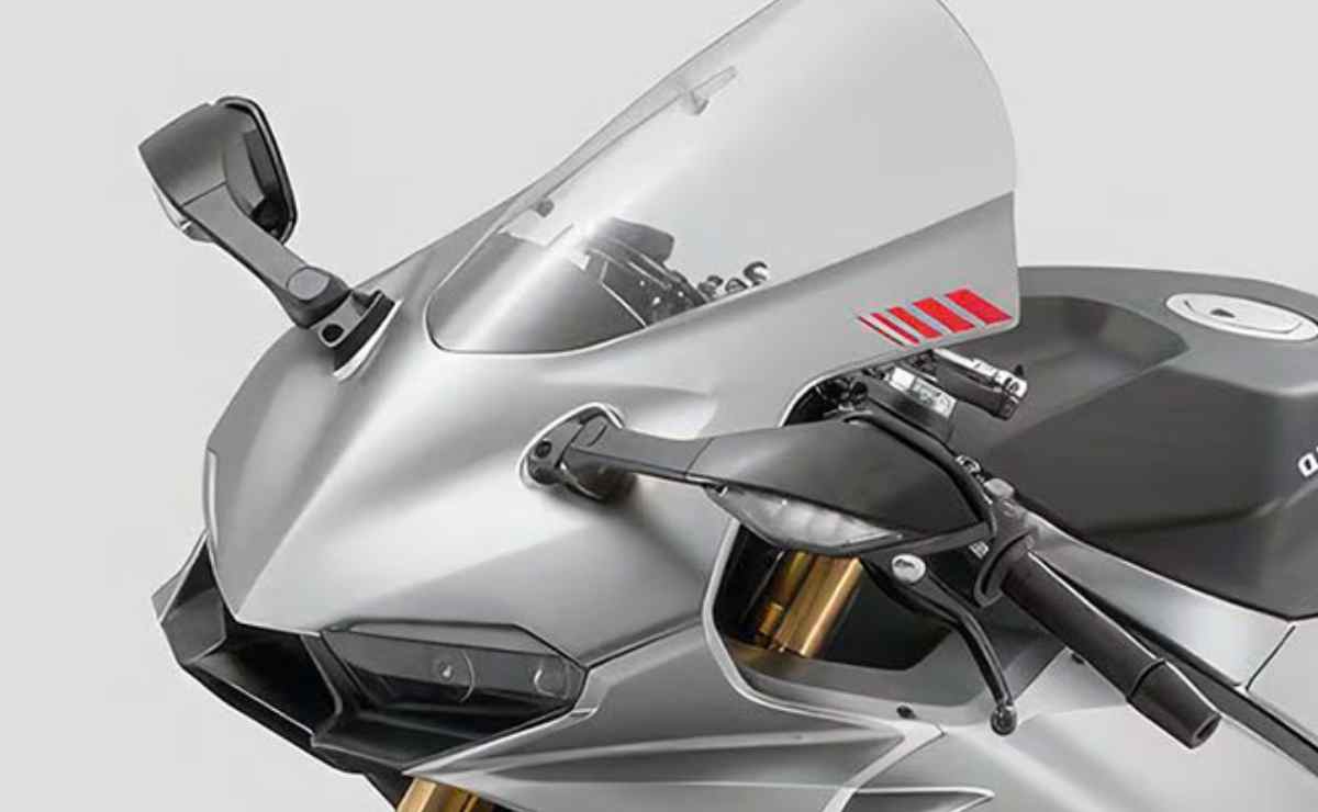 Moto QJMotor 650 R