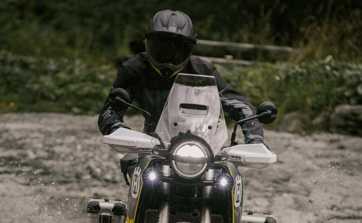 Moto trail Husqvarna Norden 901 Expedition 2025