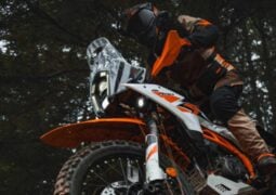 Precio de la moto trail KTM 390 Adventure R en Colombia
