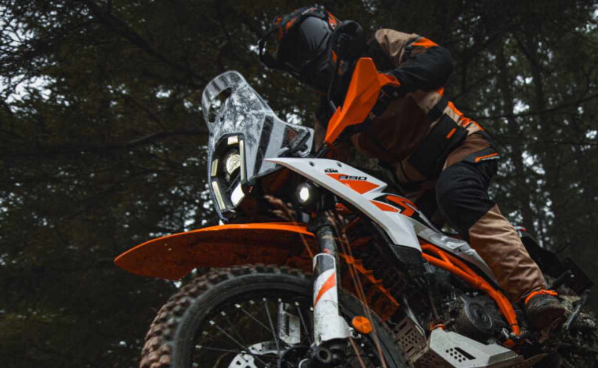 Precio de la moto trail KTM 390 Adventure R en Colombia
