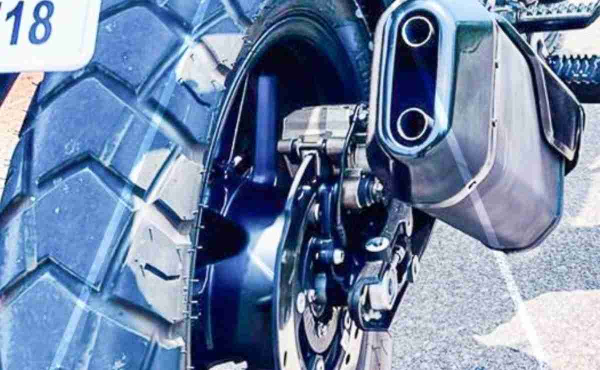 Moto trail TVS RTX 300 ADV