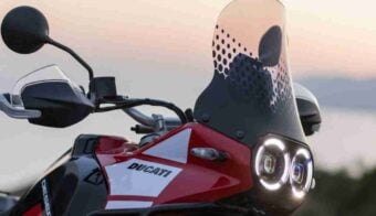 moto trail Ducati DesertX