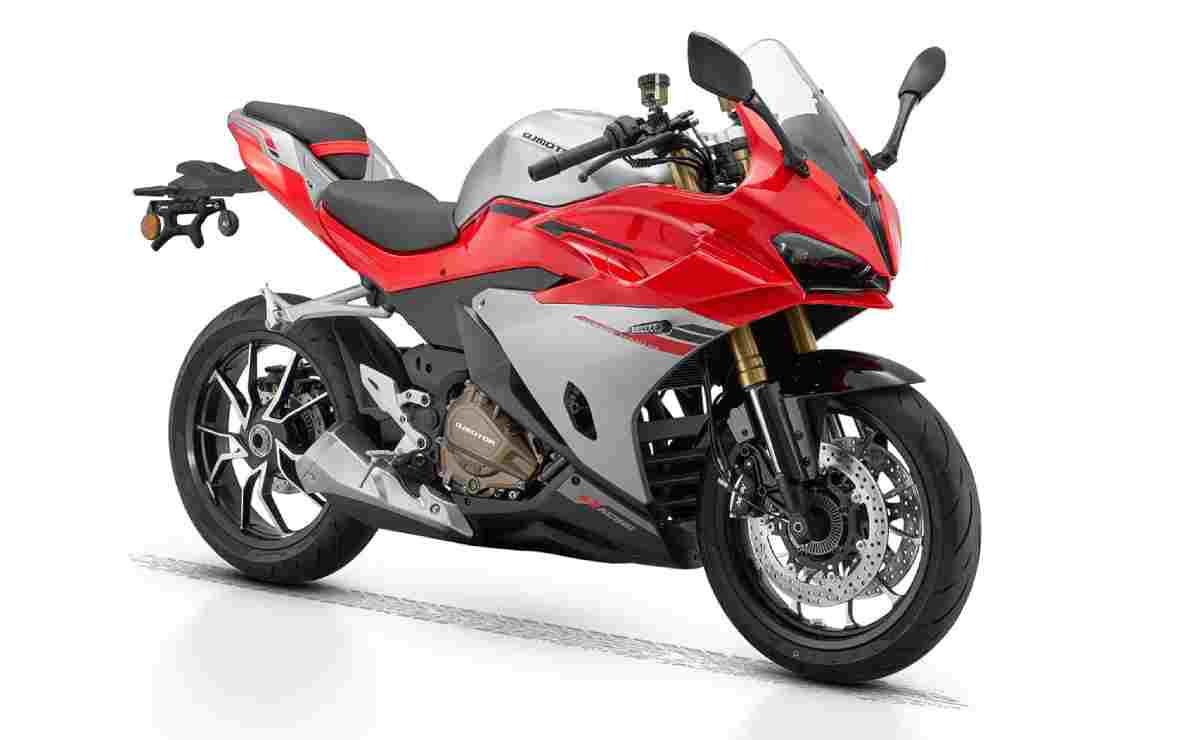 QJMotor SRK500 rival de la Kawasaki 500