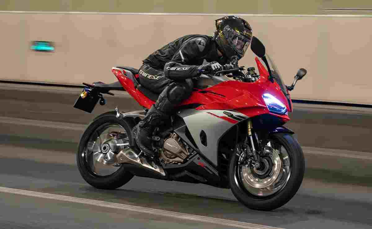QJMotor SRK500 rival de la Kawasaki 500