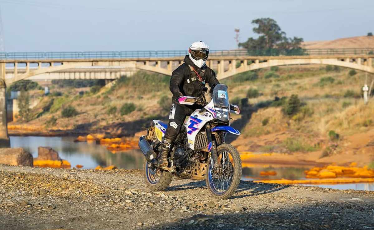 Esta Yamaha Ténéré 700 recuerda modelos de los ´90, pero esconde mucha tecnología